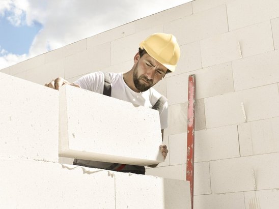 Vollausstattung-Inklusivausstattung-Mauerwerk-Porenbeton-Peton-massiv-Aussenwaende